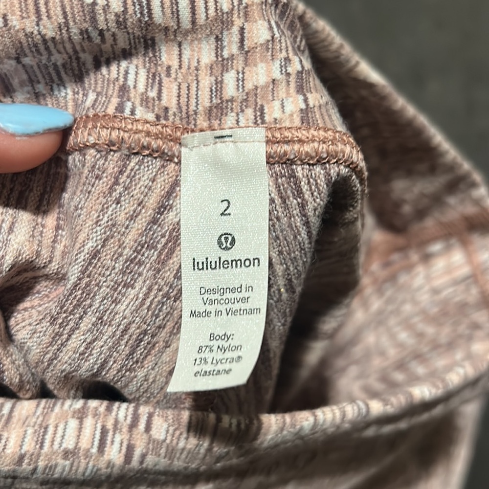 lulu size 2 leggings - Picture 4 of 4